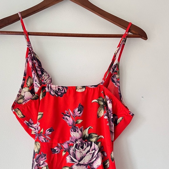 Monteau Los Angeles Red Floral Wrap Mini Dress Size Medium - Picture 3 of 12